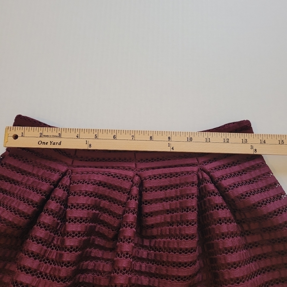 Xhilaration Burgundy Pleated Lined Mini Skirt Juniors Sz M - Picture 7 of 9